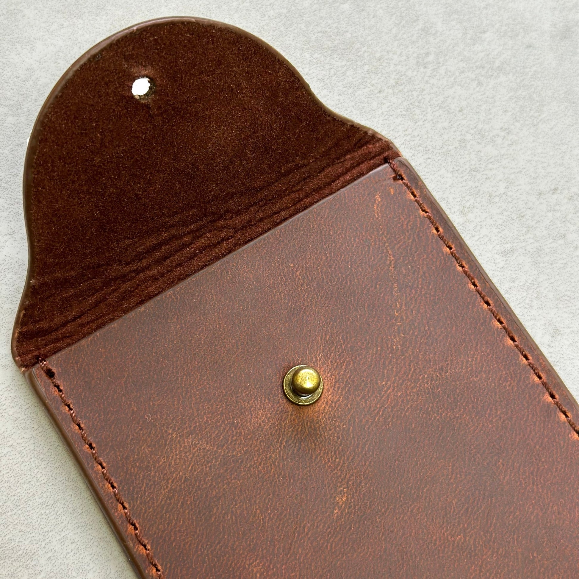 Dallas brown full grain horse leather watch case with microfibre lining. Watch And Strap.